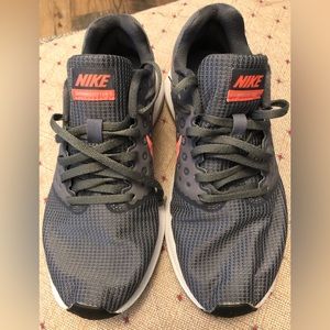 Ladies running shoes in like new condition.